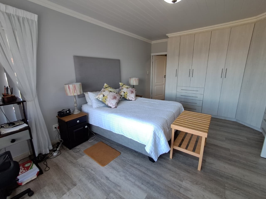 3 Bedroom Property for Sale in Avonddans Western Cape